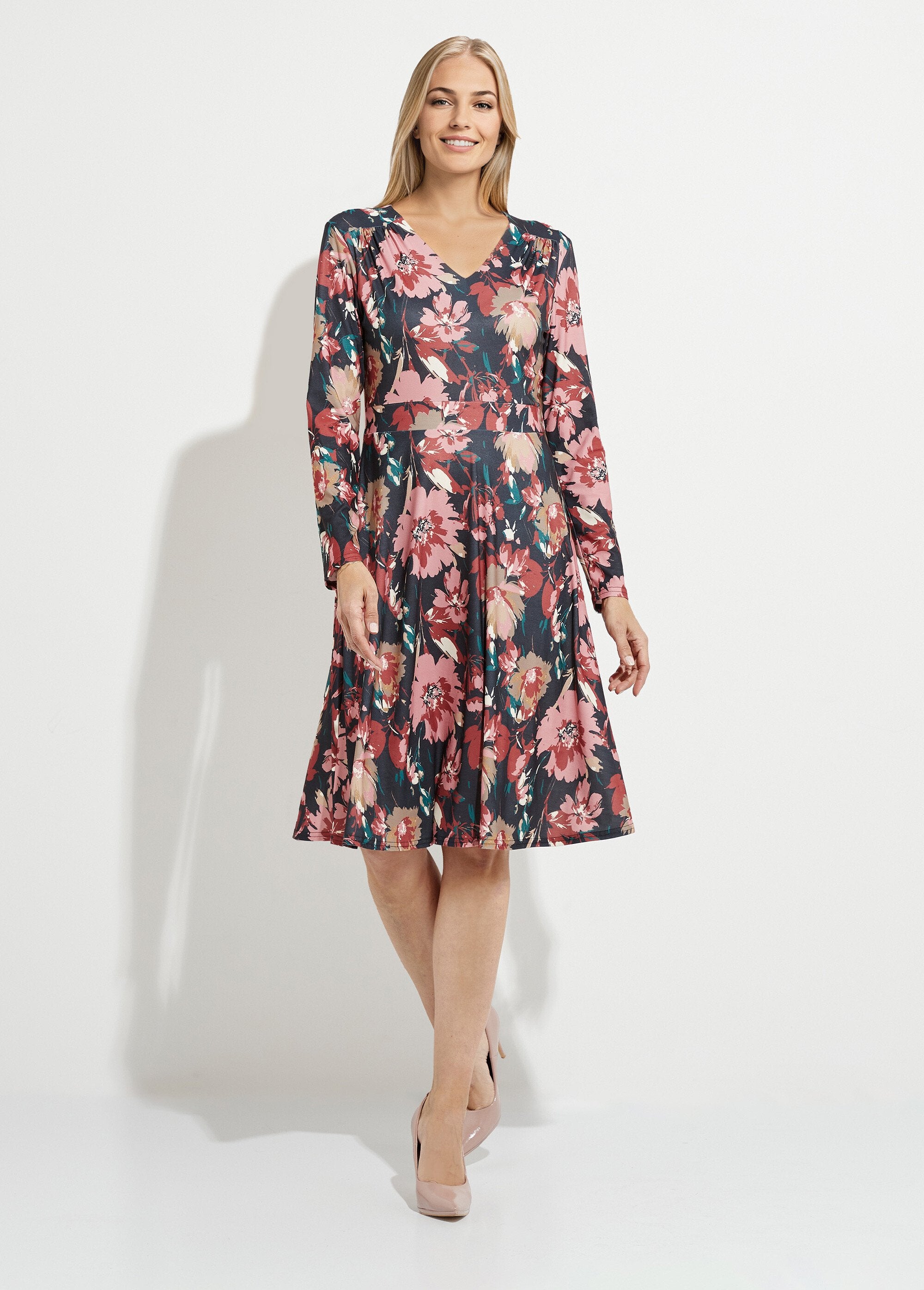 Floral-print_V-neck_flared_short_dress_Marine_et_beige_FA1_slim