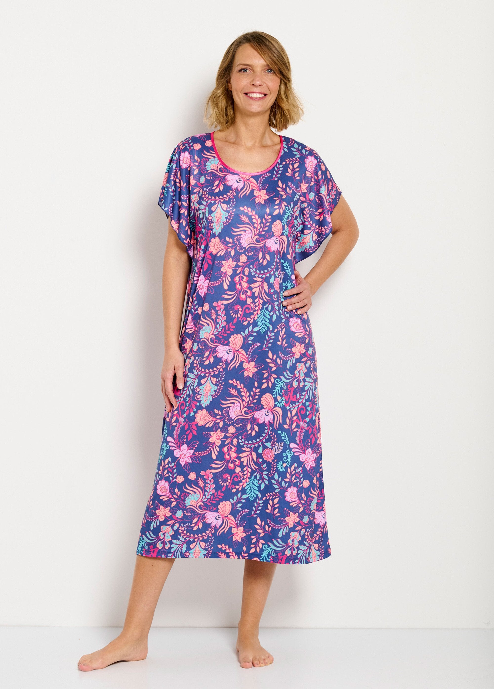 Robe_d'hôtesse_longue_satinée_imprimé_floral_Fond_marine_FA1_slim