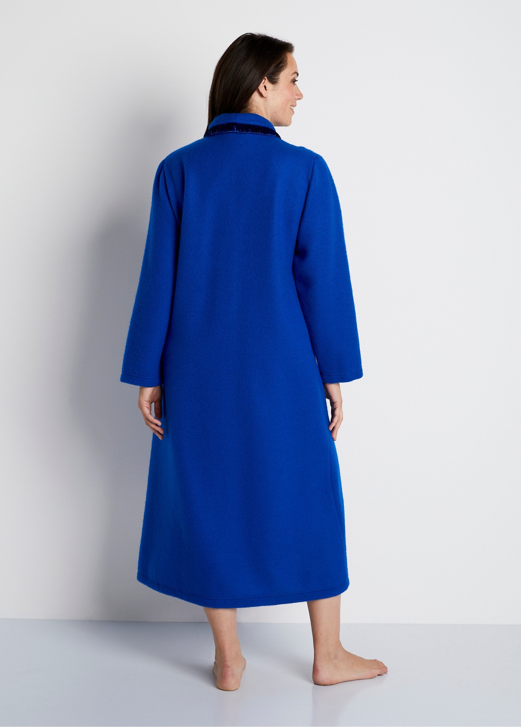 Courtelle®_long_fleece_dressing_gown_Blue_DO1_curvy