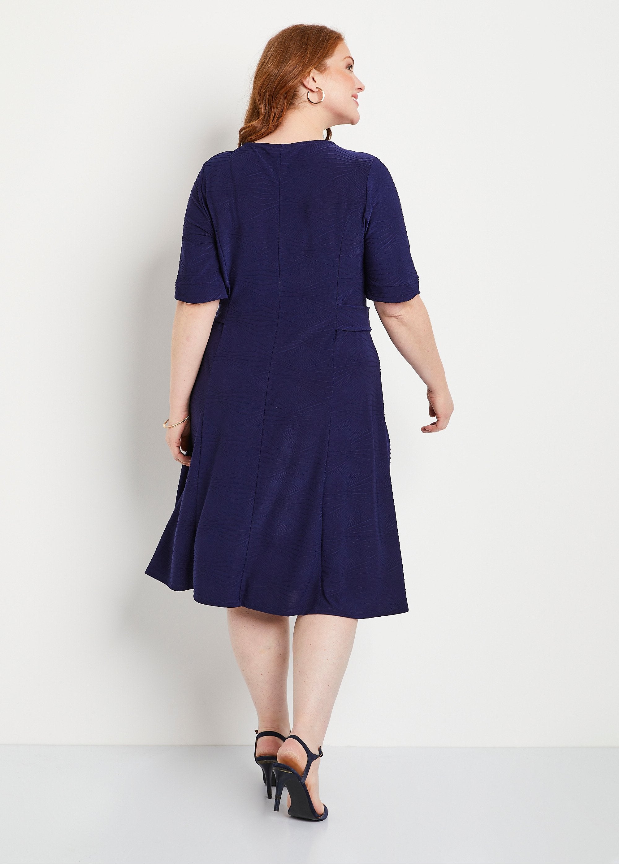 Short_plain_flared_dress_Marine_DO1_curvy