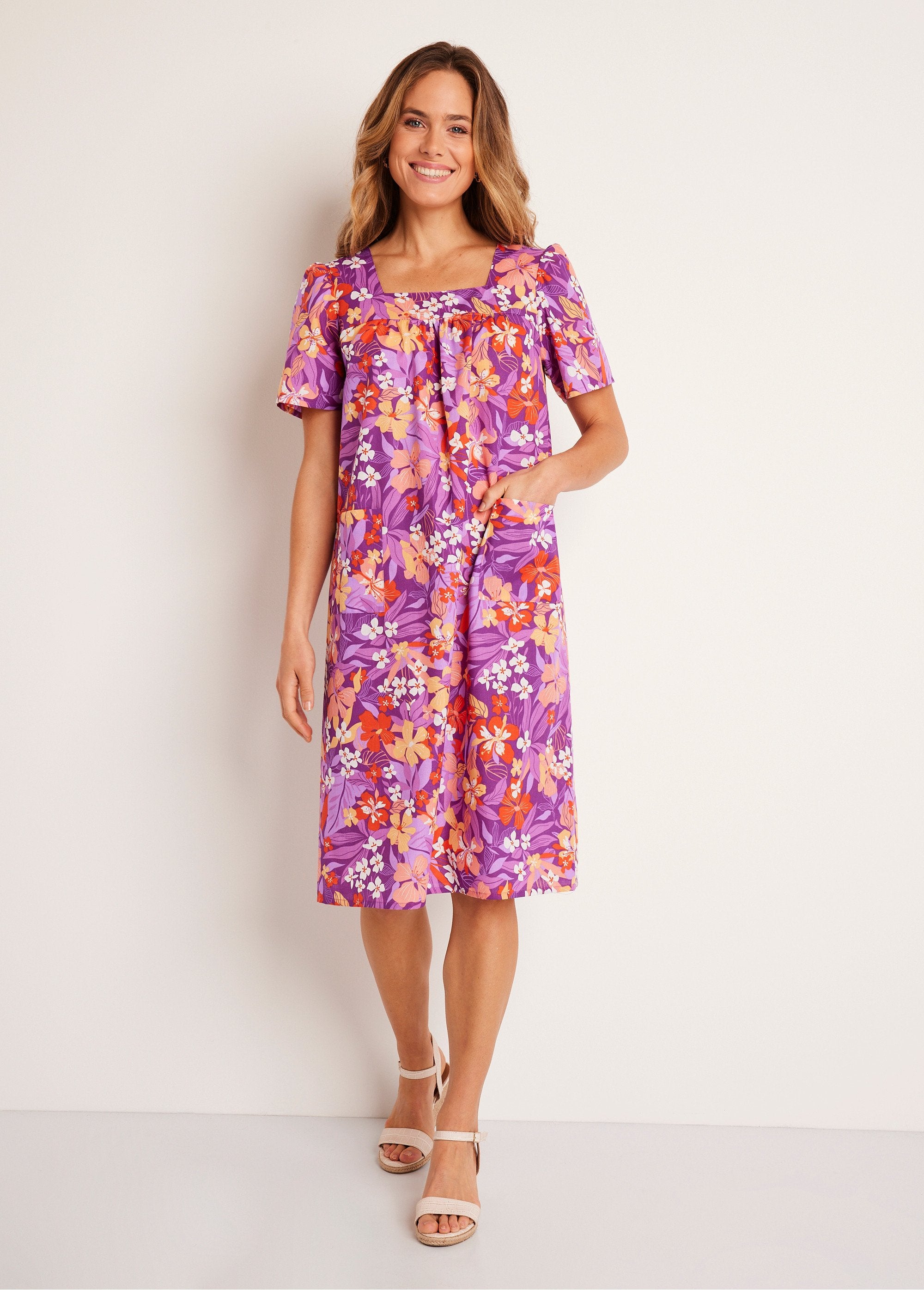 Short_apron_dress_with_short_sleeves_Purple_and_orange_FA1_slim