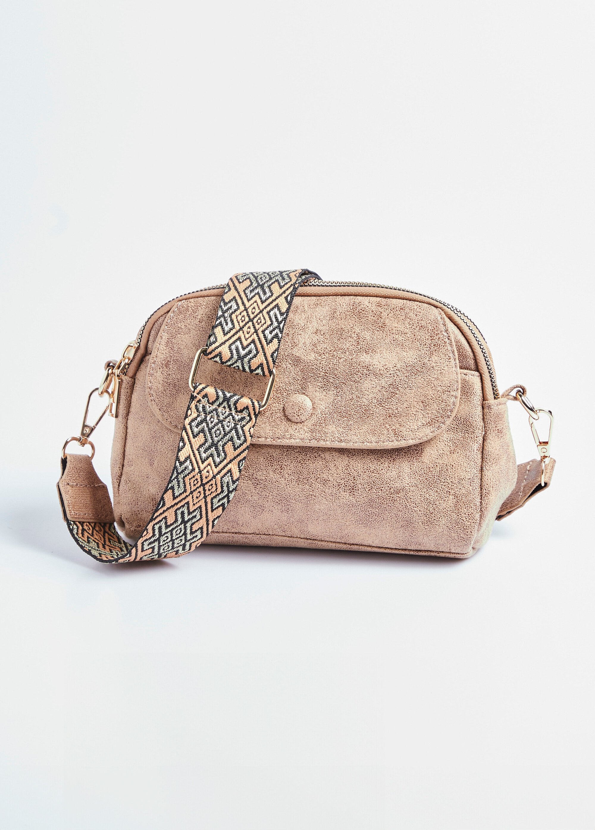Metallic_faux_leather_bag_with_shoulder_strap_camel_FA2_slim