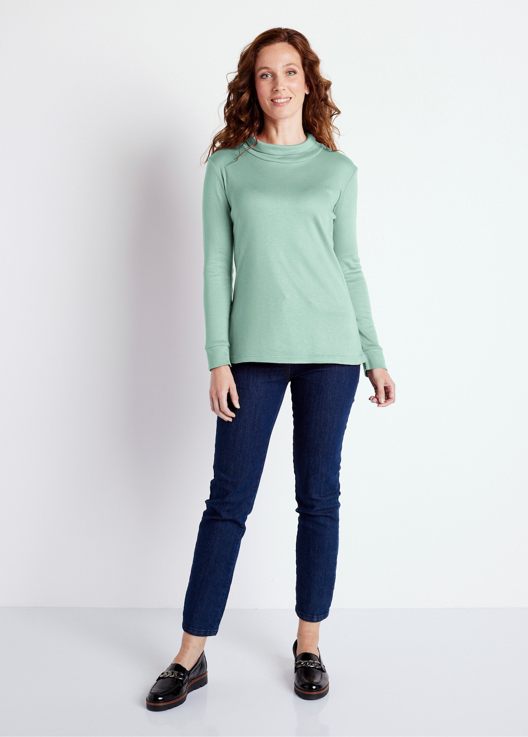 Warm_turtleneck_undershirt_in_plain_interlock_knit_Green_SF1_slim