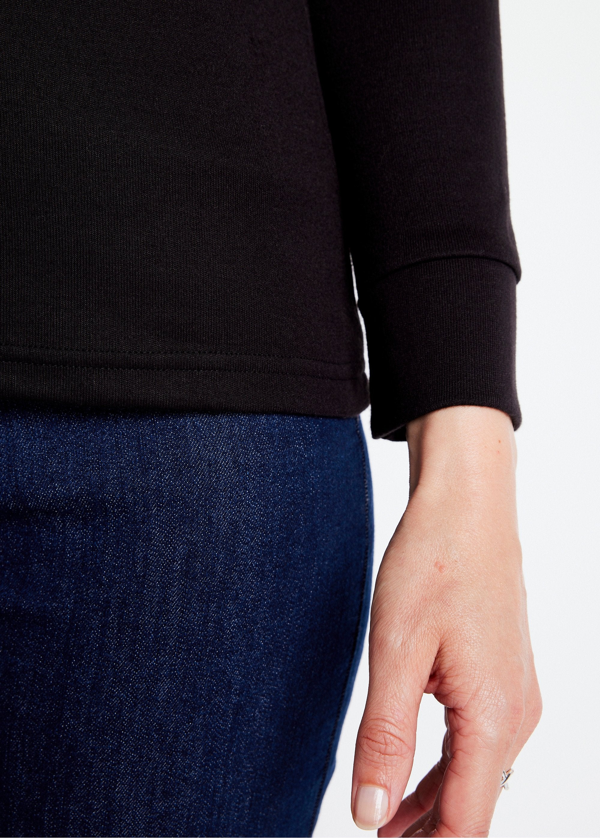 Warm_turtleneck_undershirt_in_plain_interlock_knit_Black_DE2_slim