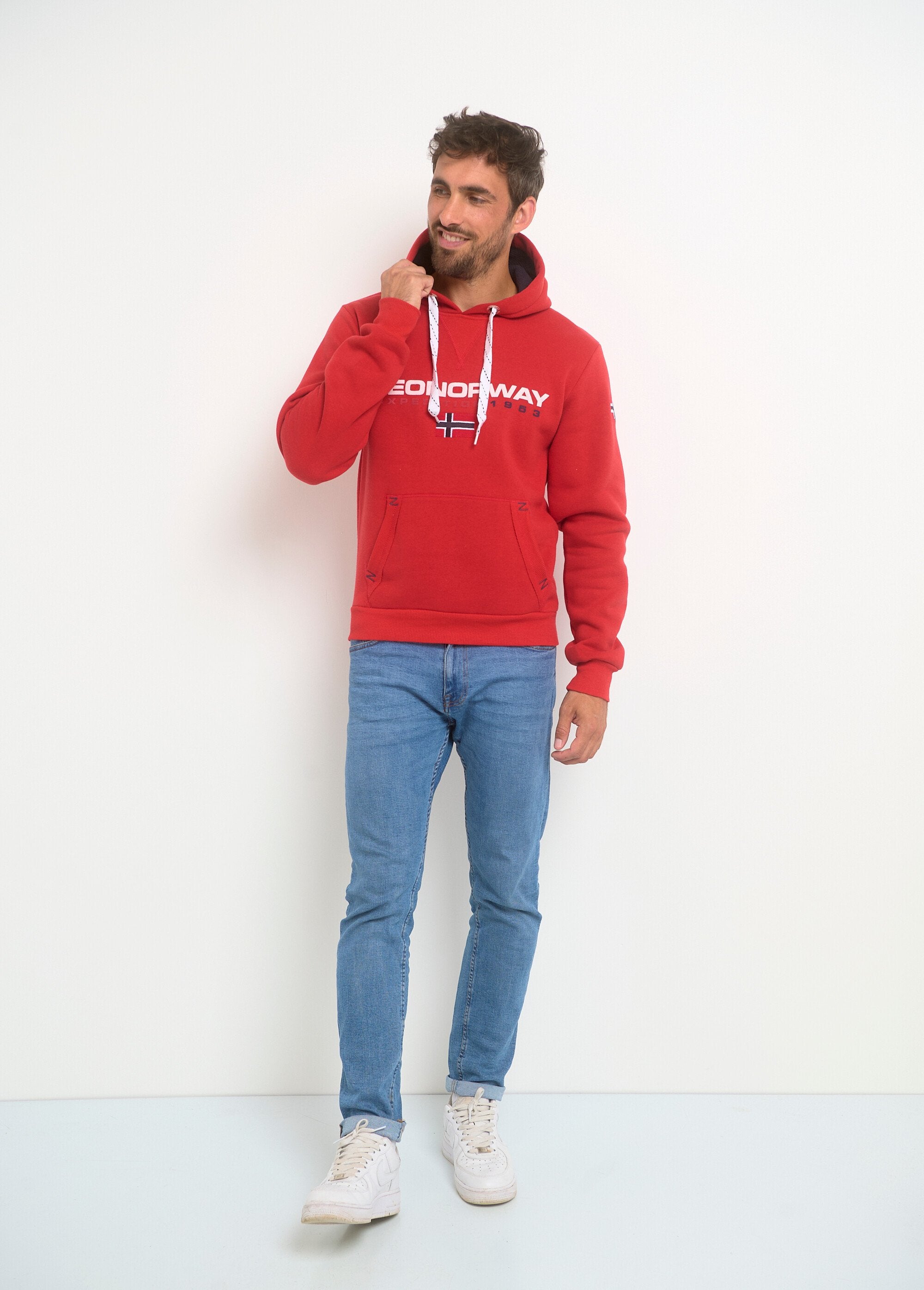 Men's_sweatshirt_with_kangaroo_pocket_Red_SF1_slim