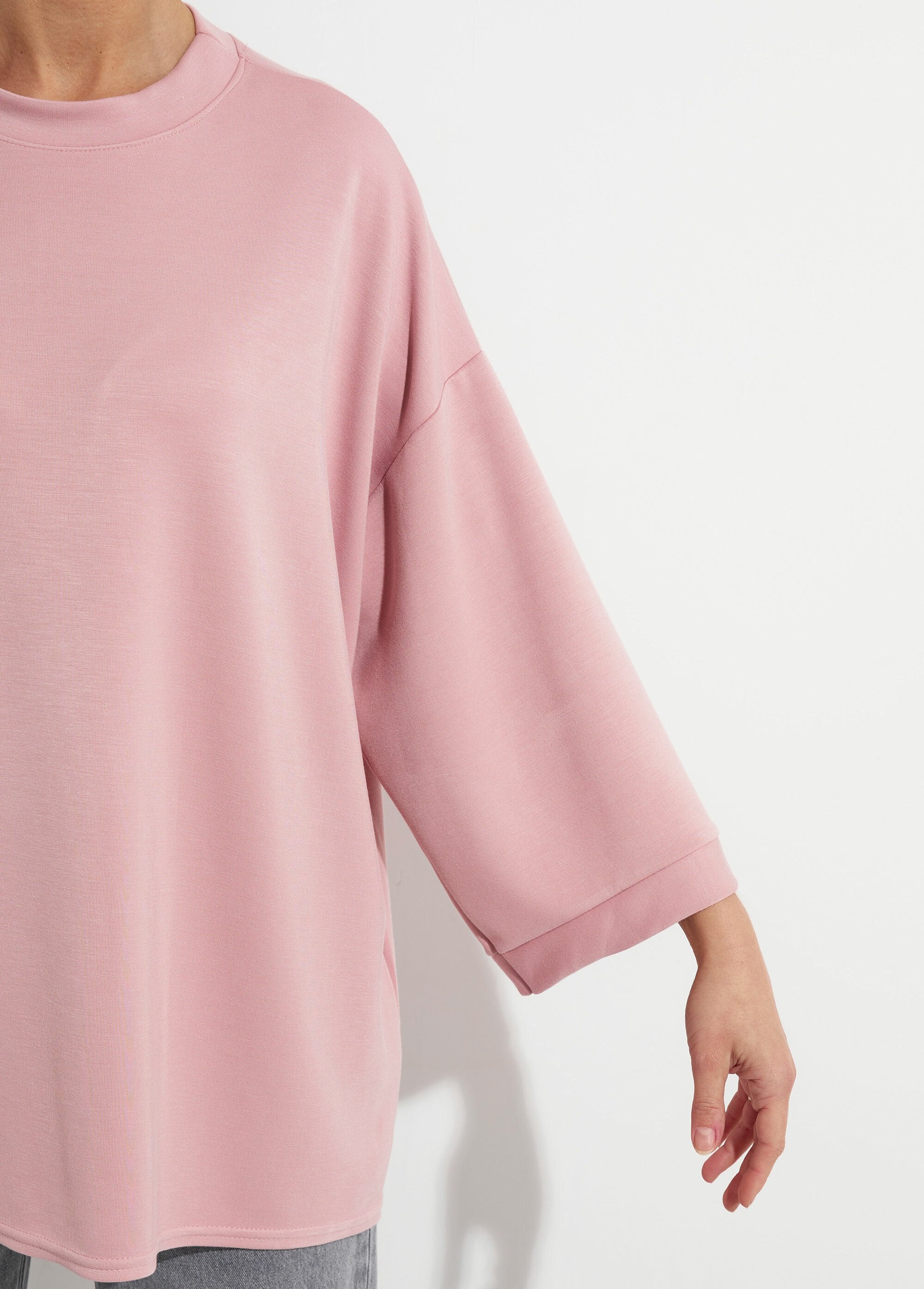 Wide_round_neck_sweatshirt,_3/4_sleeves_Light_pink_DE1_slim