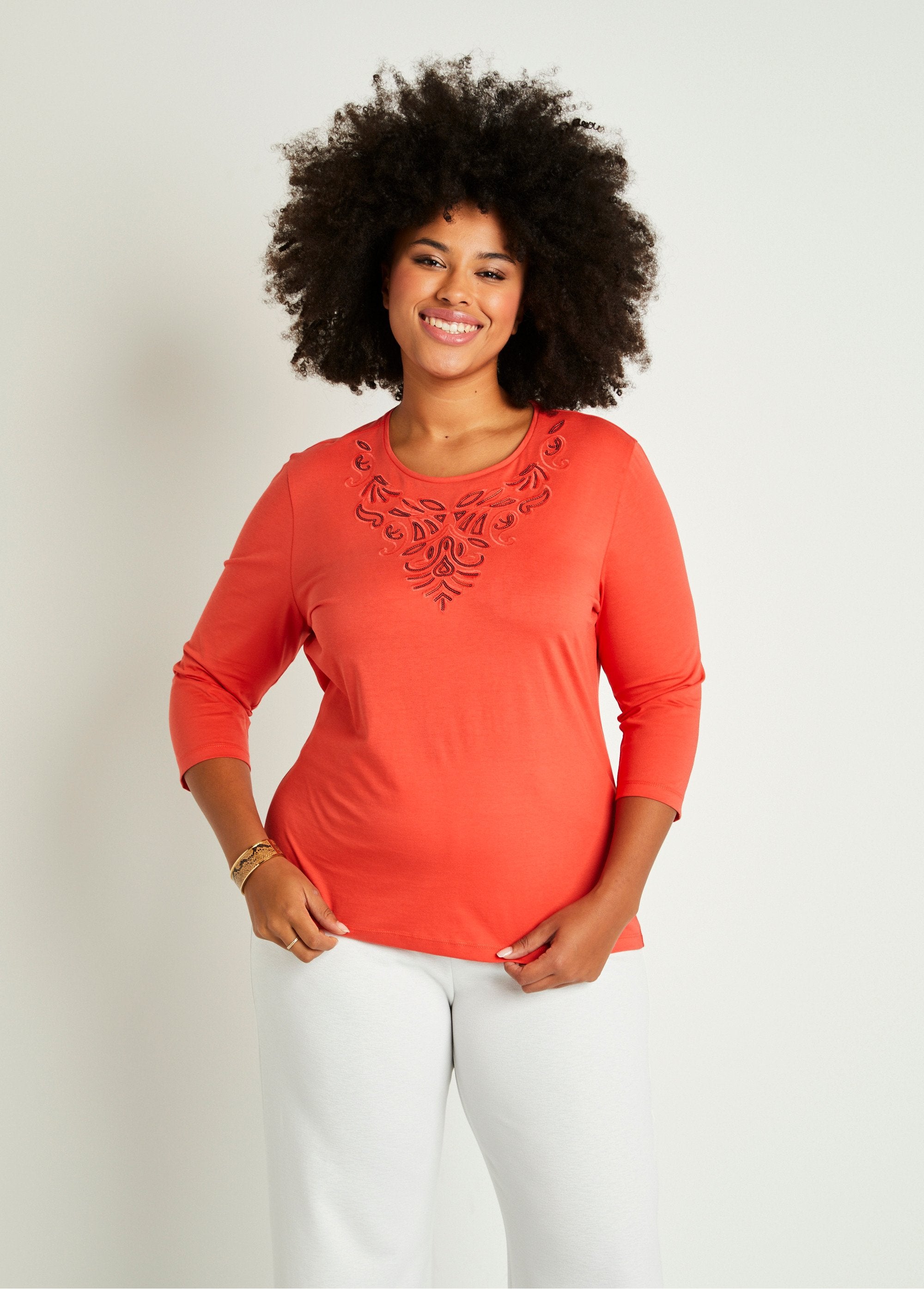 Short_embroidered_t-shirt_with_3/4_sleeves_Orange_FA1_curvy