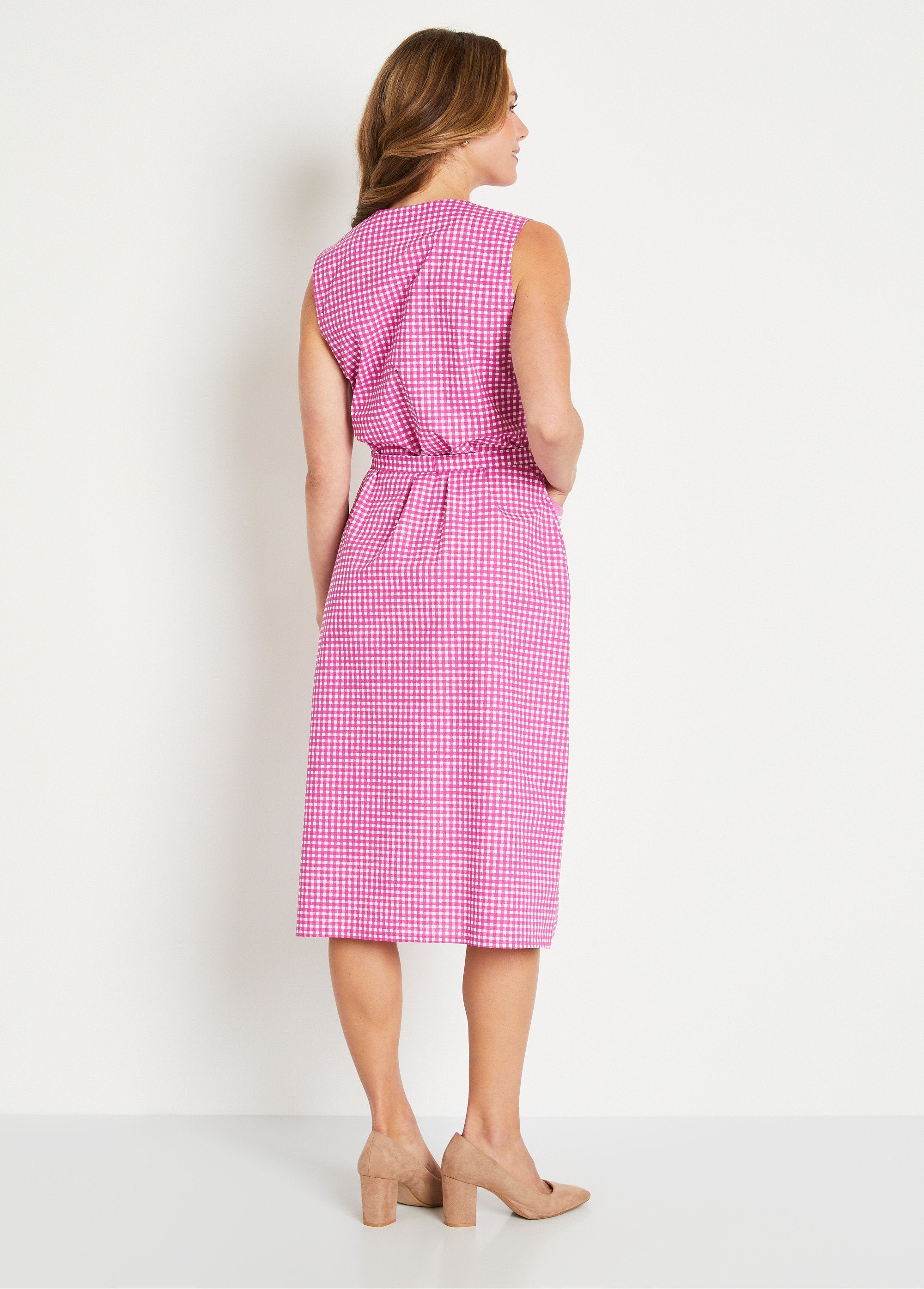 Gingham_check_sleeveless_zipped_apron_Pink_DO1_slim