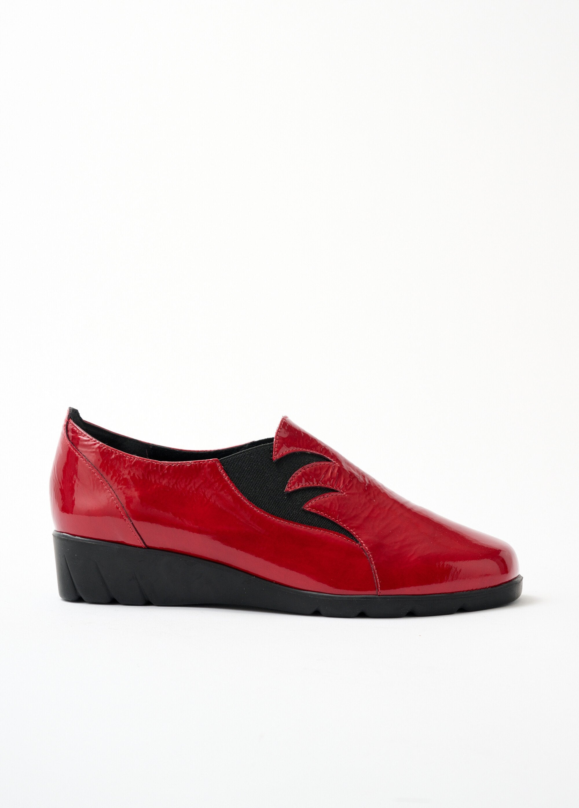 Elasticated_trotters_comfort_width_varnished_Ruby_DR1_slim