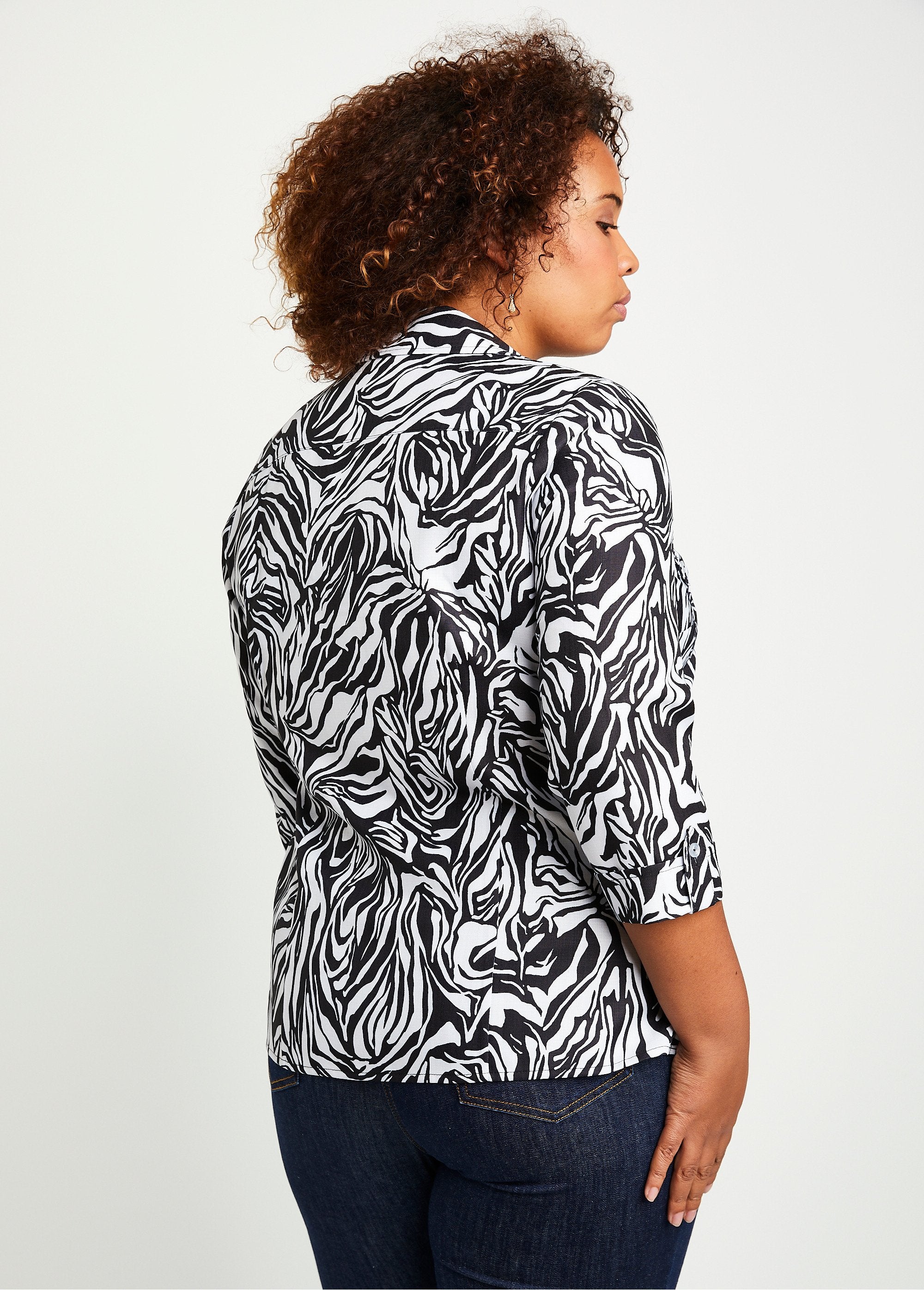 Printed_tunic_with_3/4_sleeves_White_and_Black_DO1_curvy