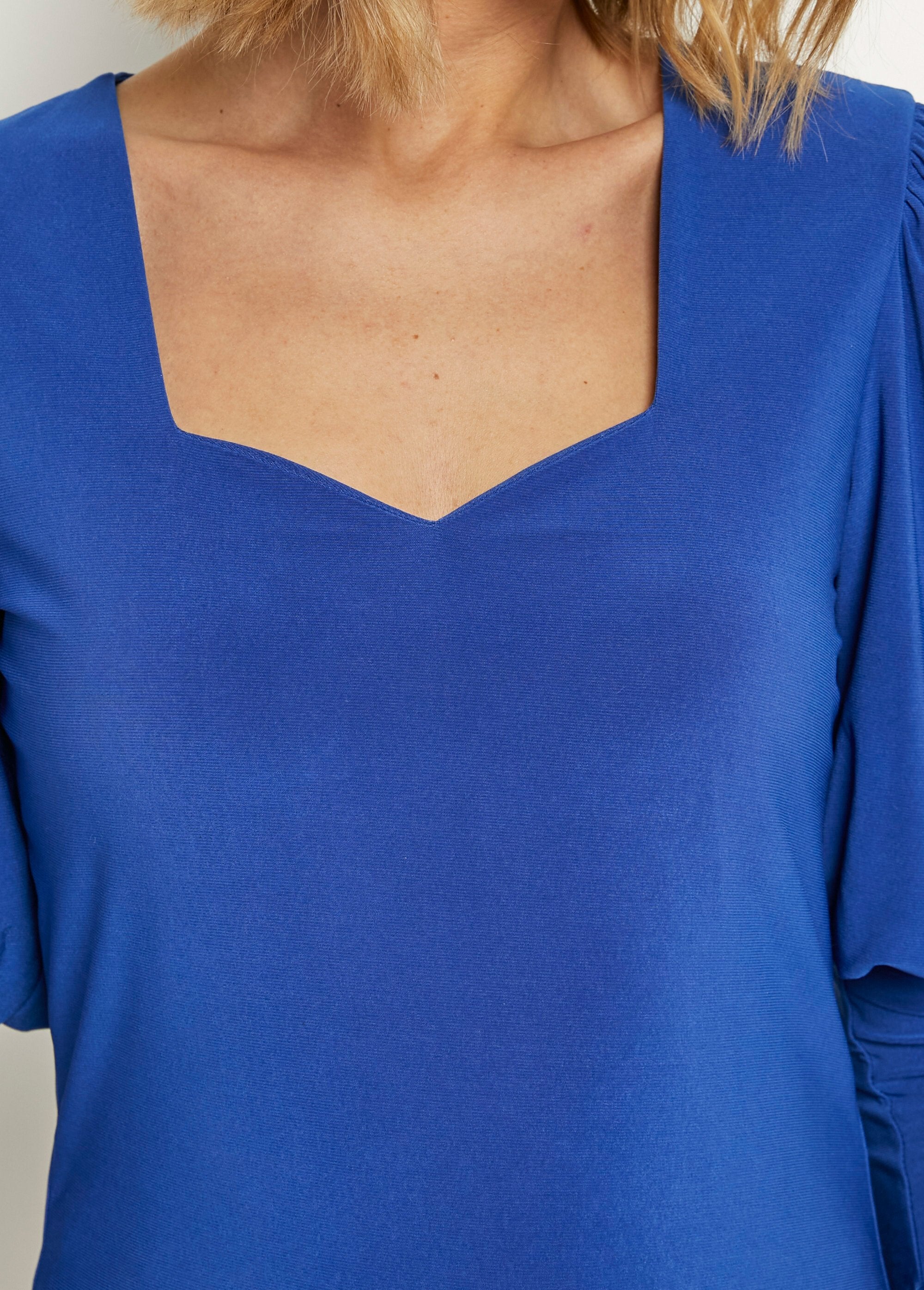 Stretch_tunic_with_square_neckline_and_3/4_sleeves_Electric_blue_DE3_slim