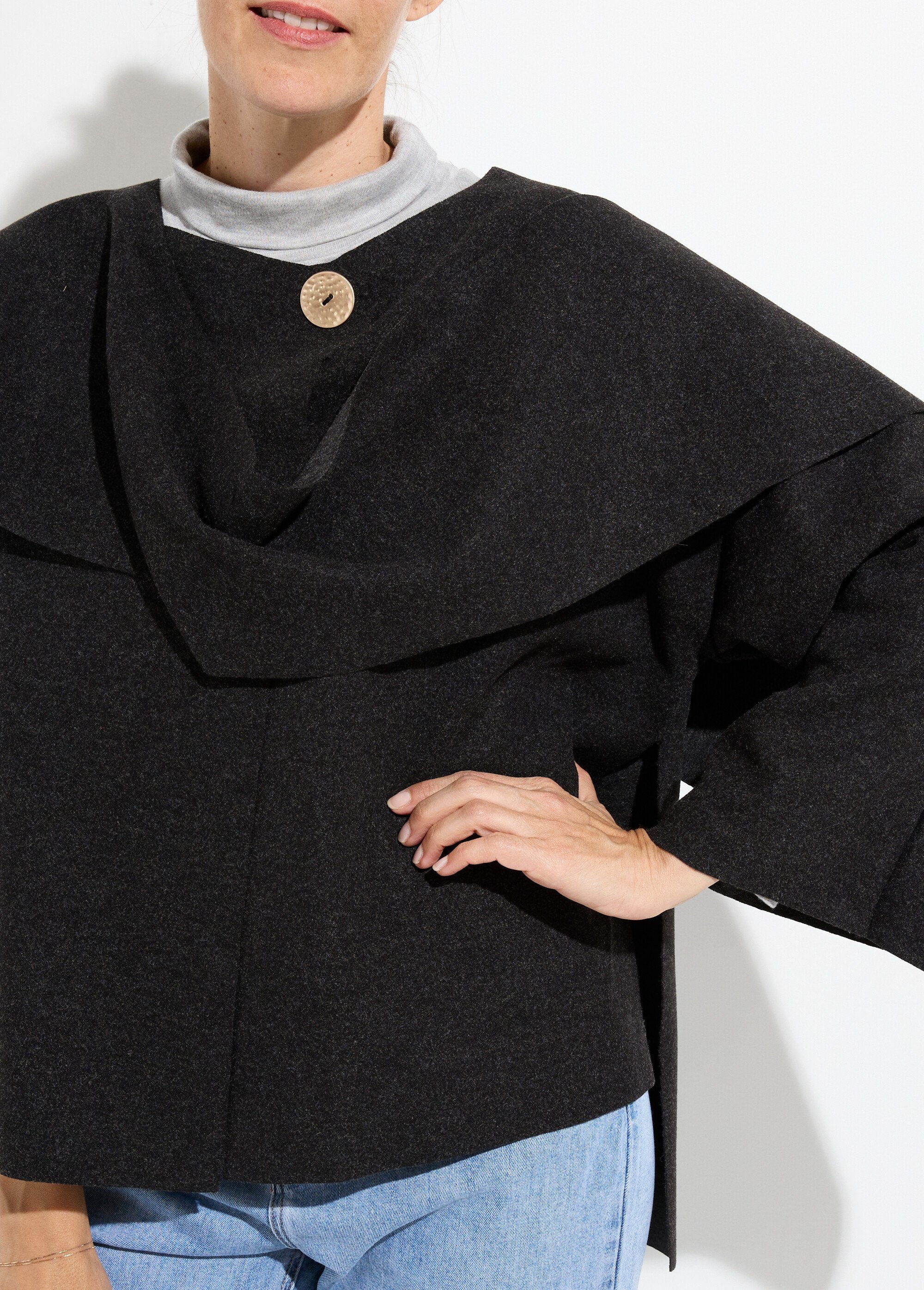 Veste_bouton_bijou_métal_et_écharpe_Noir_DE1_slim