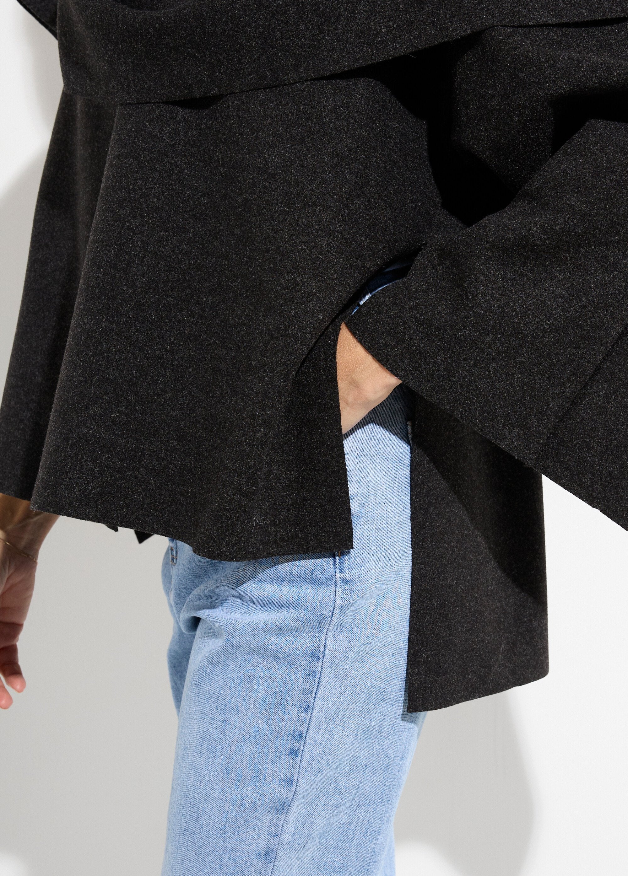 Veste_bouton_bijou_métal_et_écharpe_Noir_DE2_slim