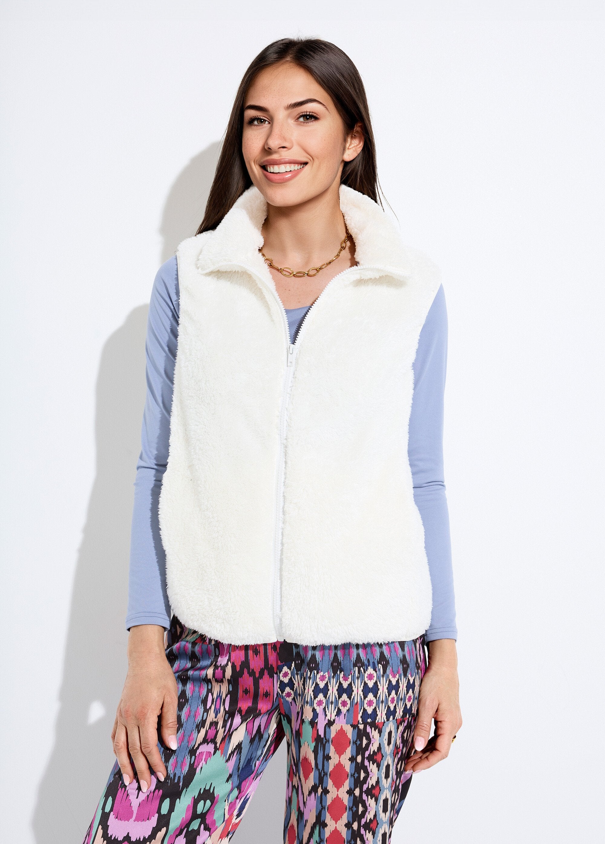 Veste_fausse_fourrure_sans_manches_col_montant_Ecru_FA1_slim