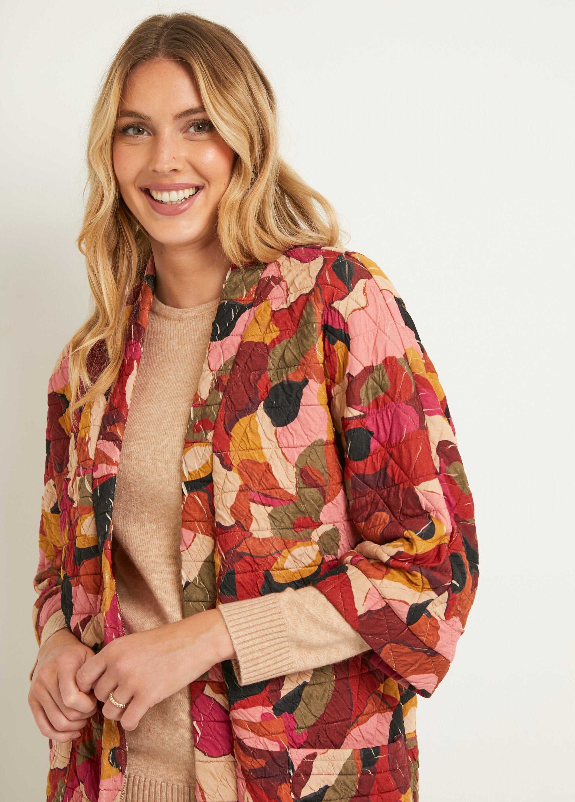 Long_quilted_jacket_with_edge-to-edge_print_Pink_and_brown_DE1_slim