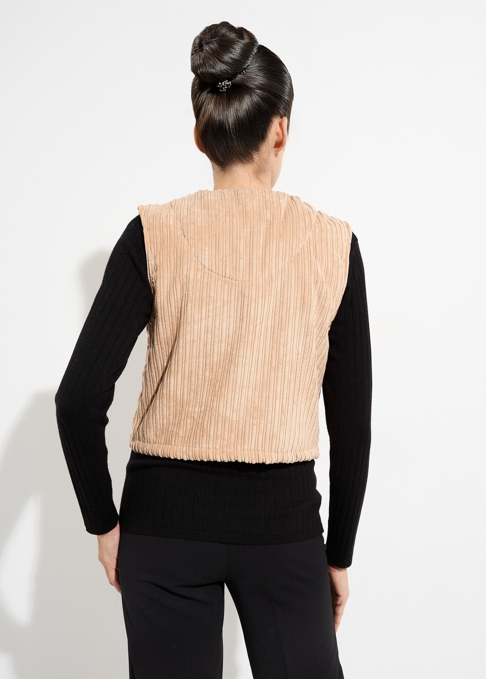 Veste_zippée_col_V_sans_manches_velours_Camel_DO1_slim
