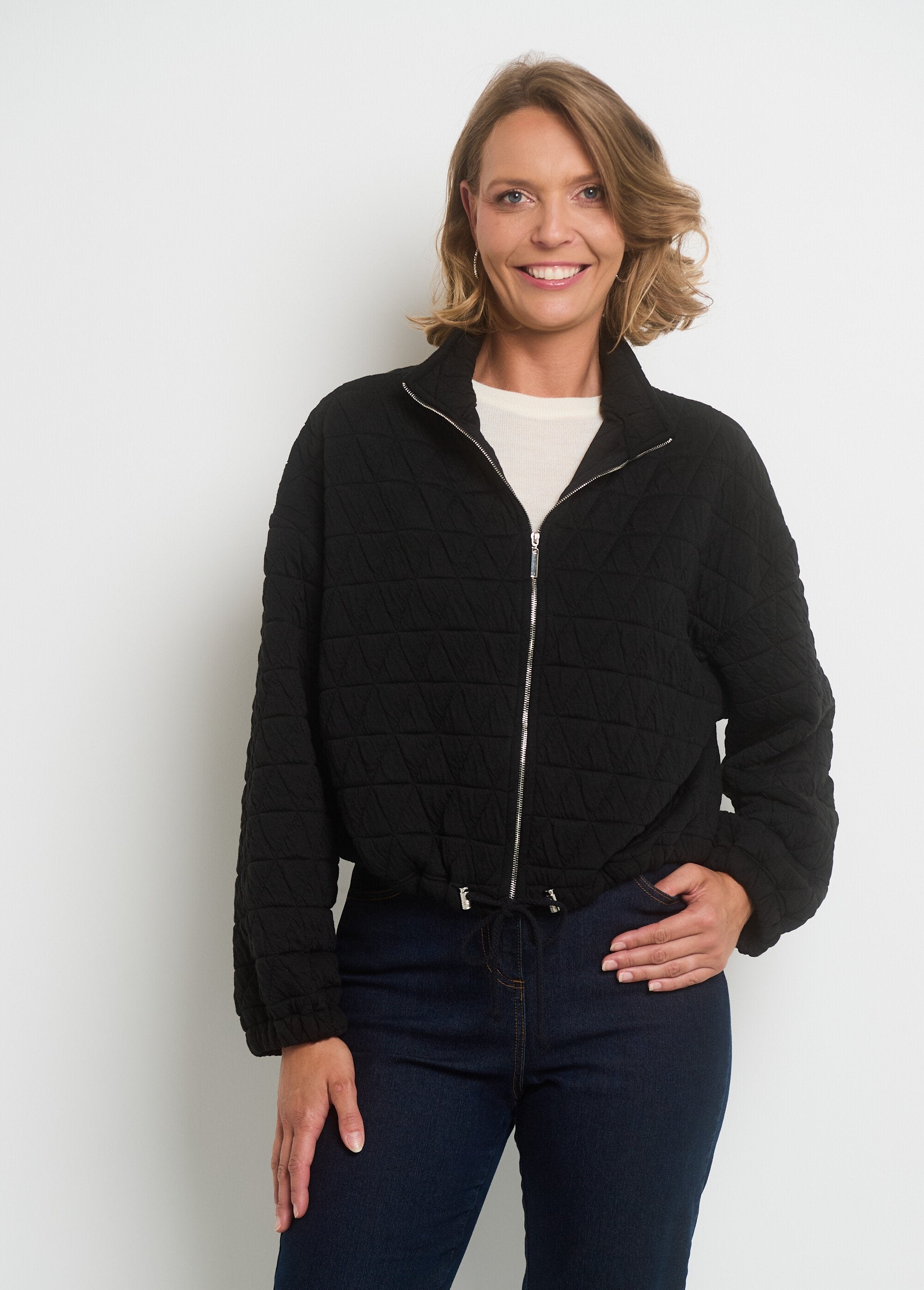 Quilted_zip-up_jacket_with_stand-up_collar_Black_FA1_slim